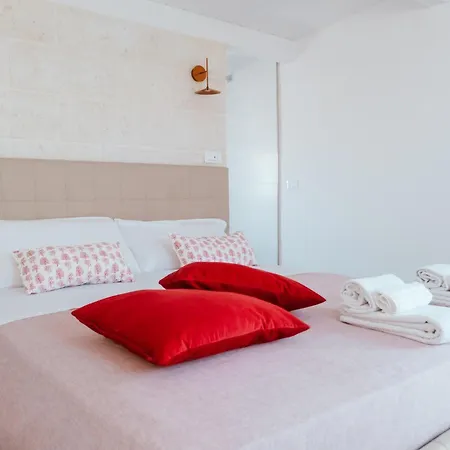 Iconica Luxury Bed & Breakfast